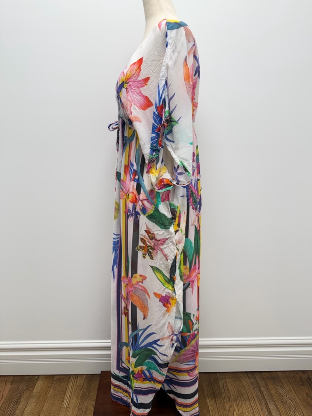 Trina Turk Treasure Cove Cover-Up Caftan Floral White Size Small/Medium - Picture 6 of 13